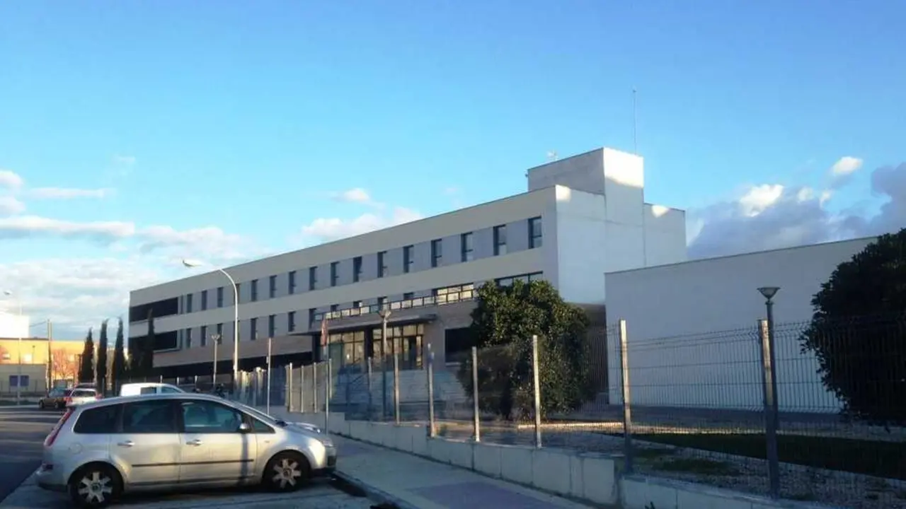  Una imagen del centro c&iacute;vico Rosa Roige. | Viva Jerez. 