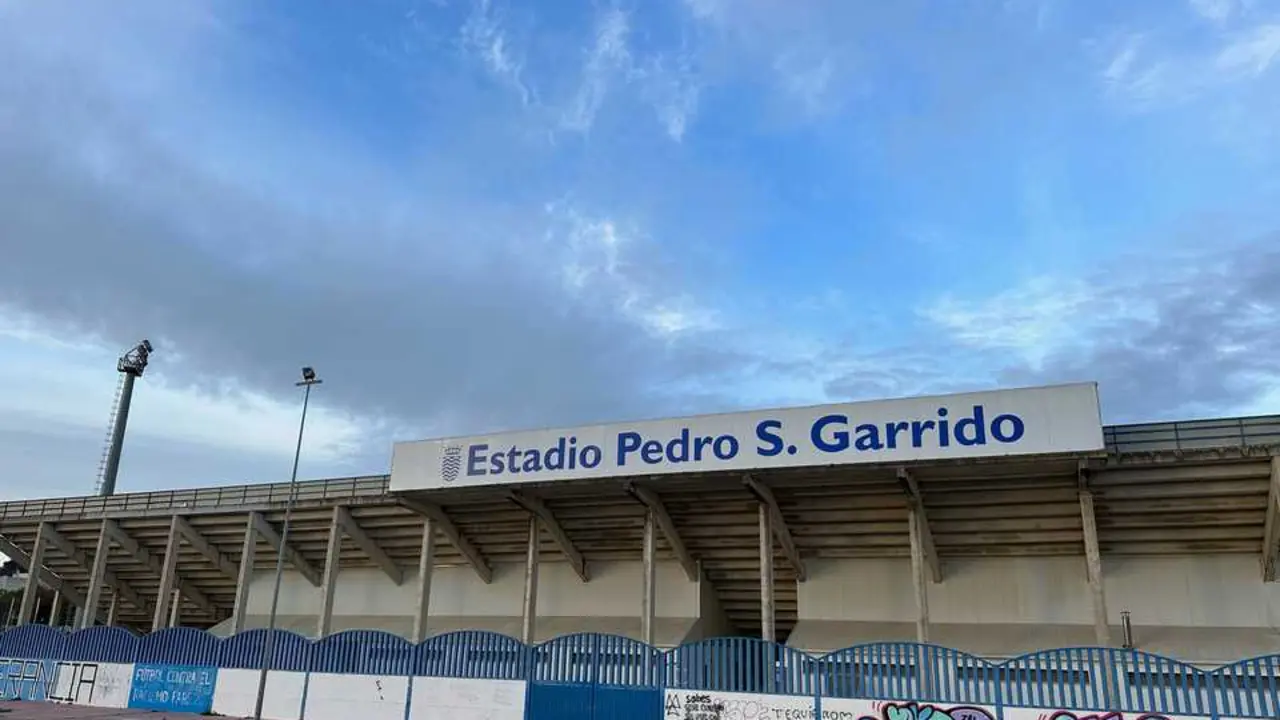  Exterior del estadio Pedro Garrido. | Viva Jerez. 