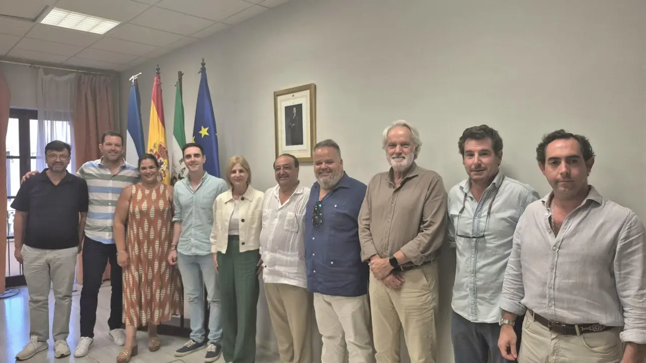  Los caseteros en una imagen de archivo de la reuni&oacute;n con la alcaldesa la pasada primavera. | jerez.es 