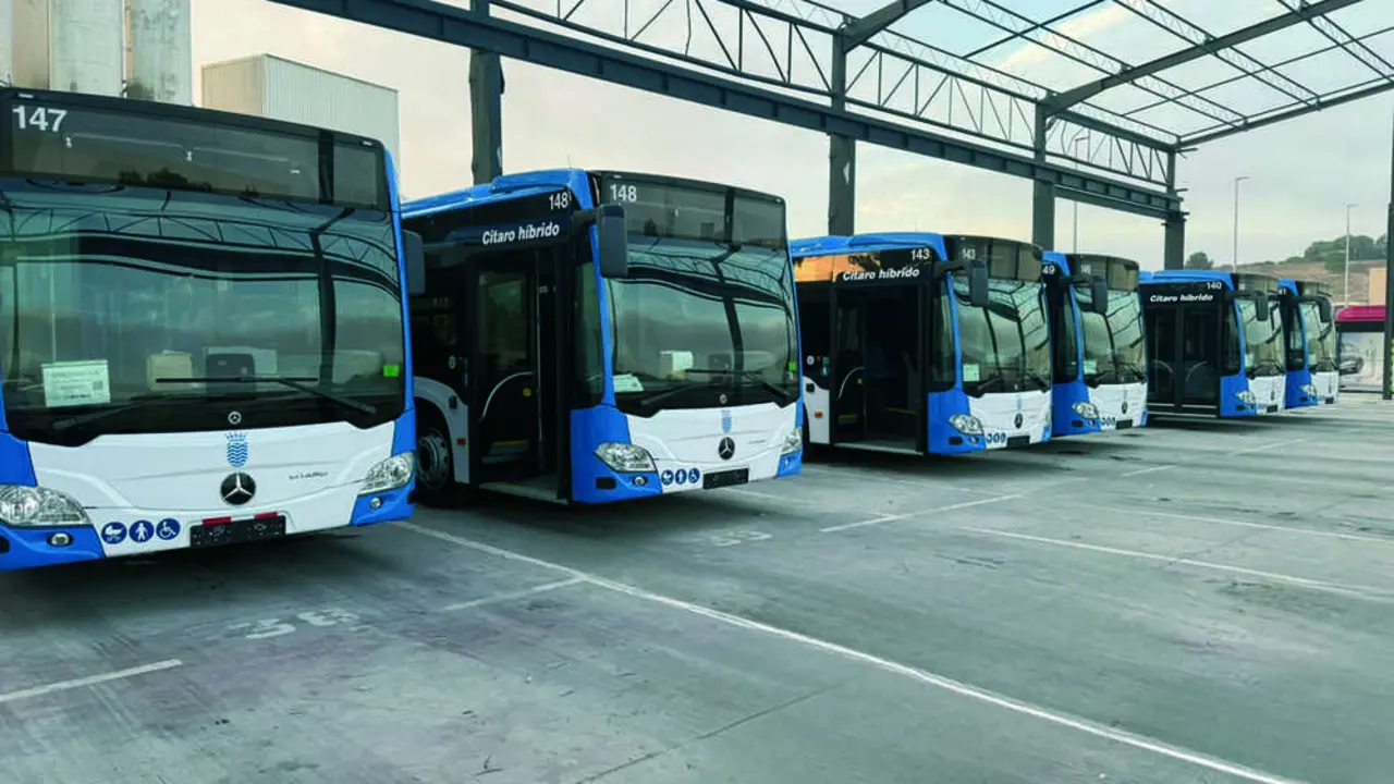  Imagen de los seis nuevos autobuses que se encuentran en Jerez desde la semana pasada. | x/@mjgarciapelayo 