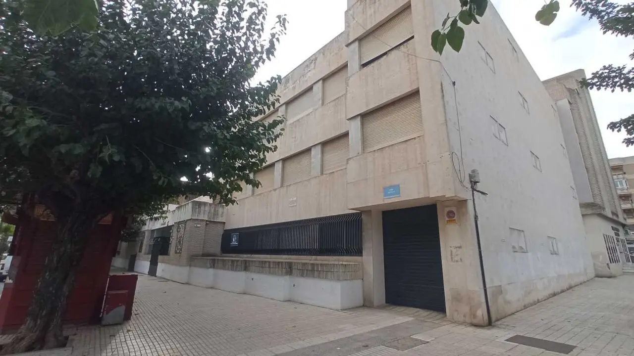  Edificio anexo a la iglesia de Capuchinos cuya venta se ultima. | F.C.A. 