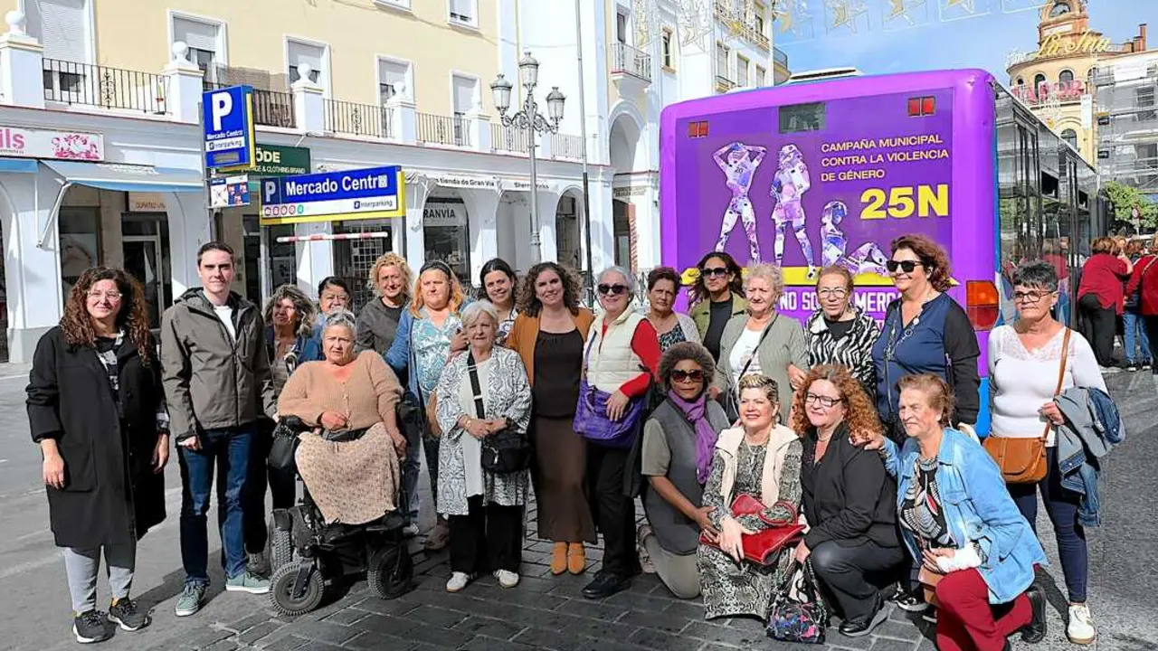  Presentaci&oacute;n de la Campa&ntilde;a 25N en los autobuses. | jerez.es 