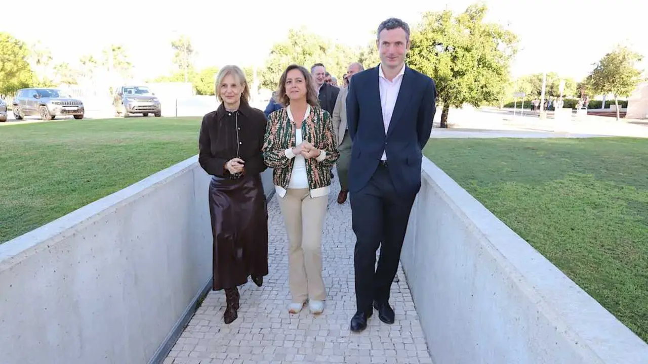  El presidente de Asaja C&aacute;diz, Jos&eacute; Pravia, junto a la alcaldesa y la consejera. | jerez.es 