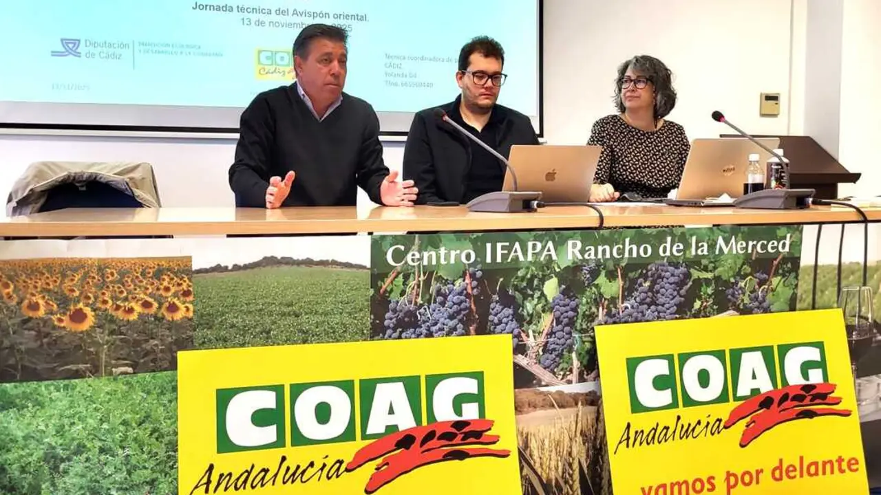  Miguel P&eacute;rez inaugur&oacute; las jornadas centradas en el impacto de la invasi&oacute;n del avisp&oacute;n oriental. 