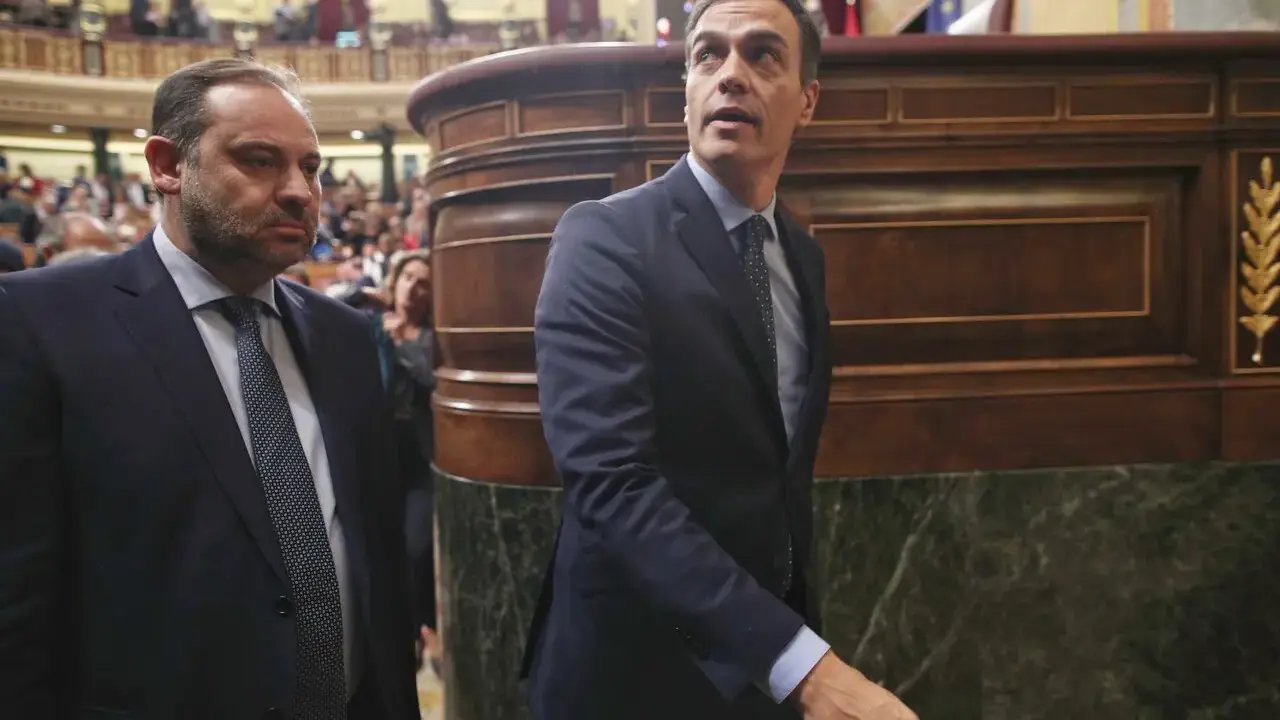 &Aacute;balos junto a Pedro S&aacute;nchez. |  Efe