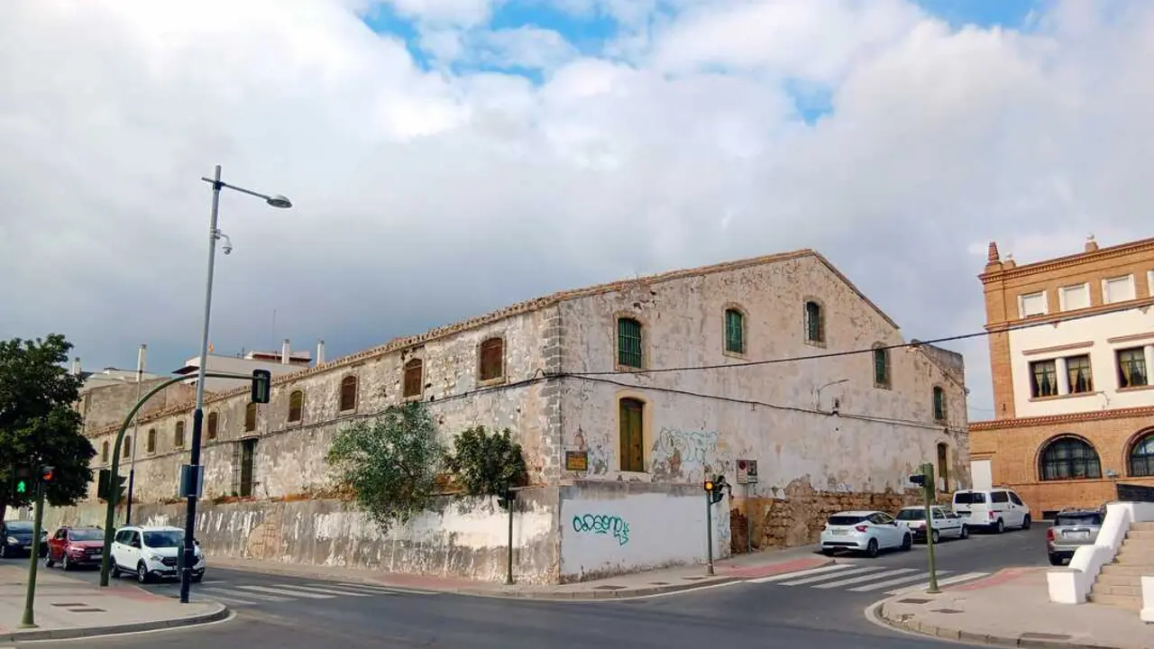  El casco bodeguero de Sancho Vizca&iacute;no 20, visto desde Ronda Muleros. | F.C.A. 