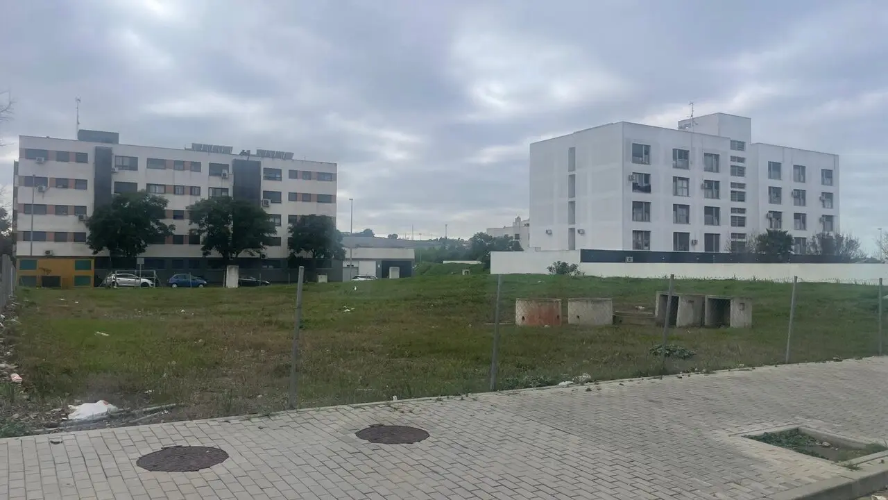  Parcela de la zona de Guadabajaque que la Junta saca a licitaci&oacute;n para construir vivienda protegida. | Viva Jerez. 
