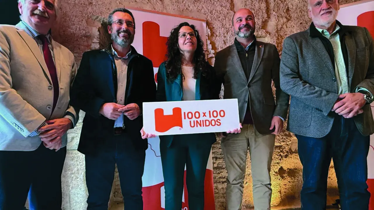  Laura Rom&aacute;n, la candidata de 100x100 Unidos, junto a Juan Franco, alcalde de La L&iacute;nea. | Viva 