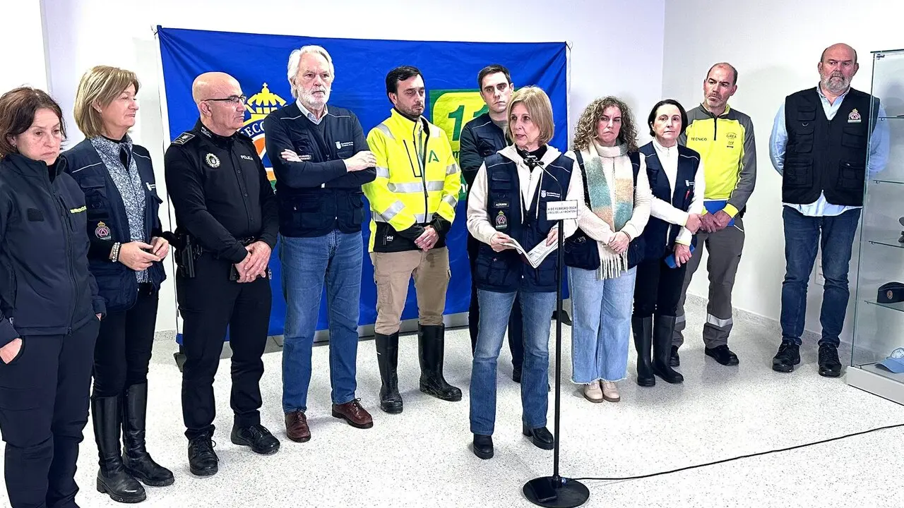  La alcaldesa, Mar&iacute;a Jos&eacute; Garc&iacute;a-Pelayo, en su comparecencia ante los medios. | Viva Jerez. 