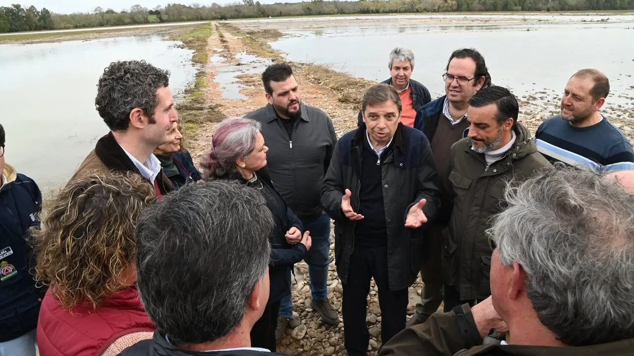  El ministro Planas en su visita a La Barca. | Subdelegaci&oacute;n 