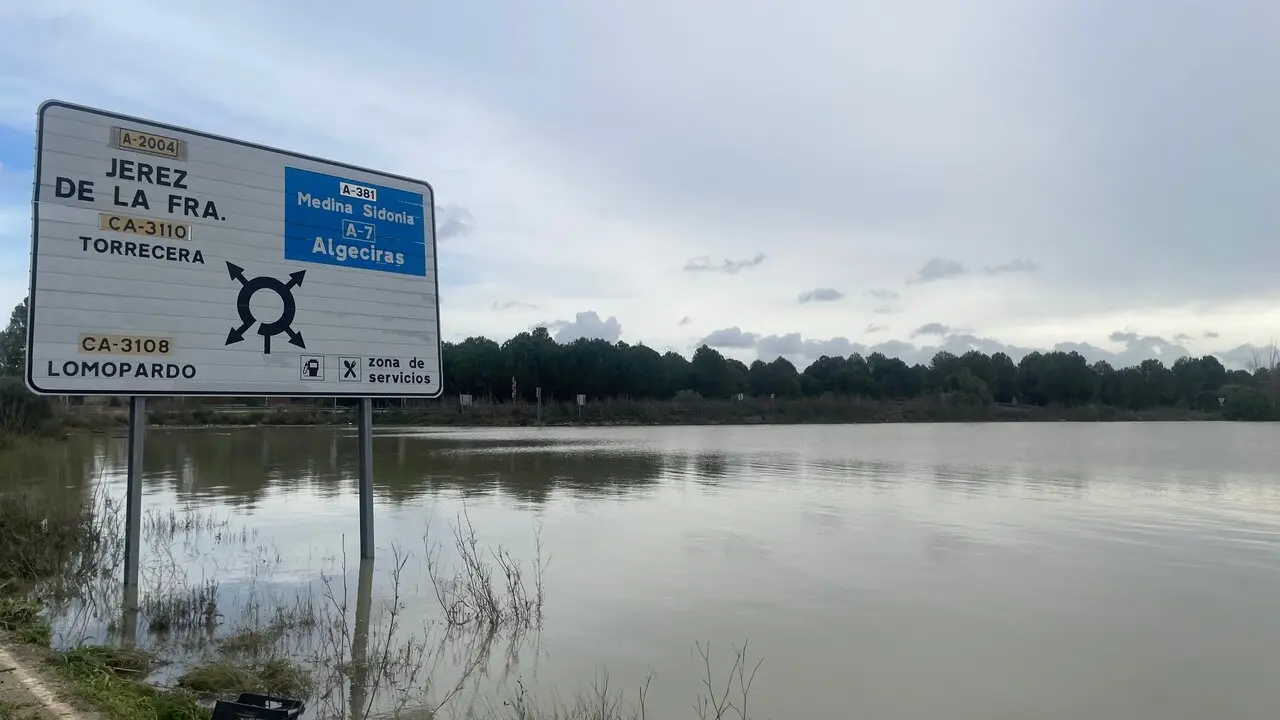  Una zona de cultivos inundada por el Guadalete. |  Jim&eacute;nez 