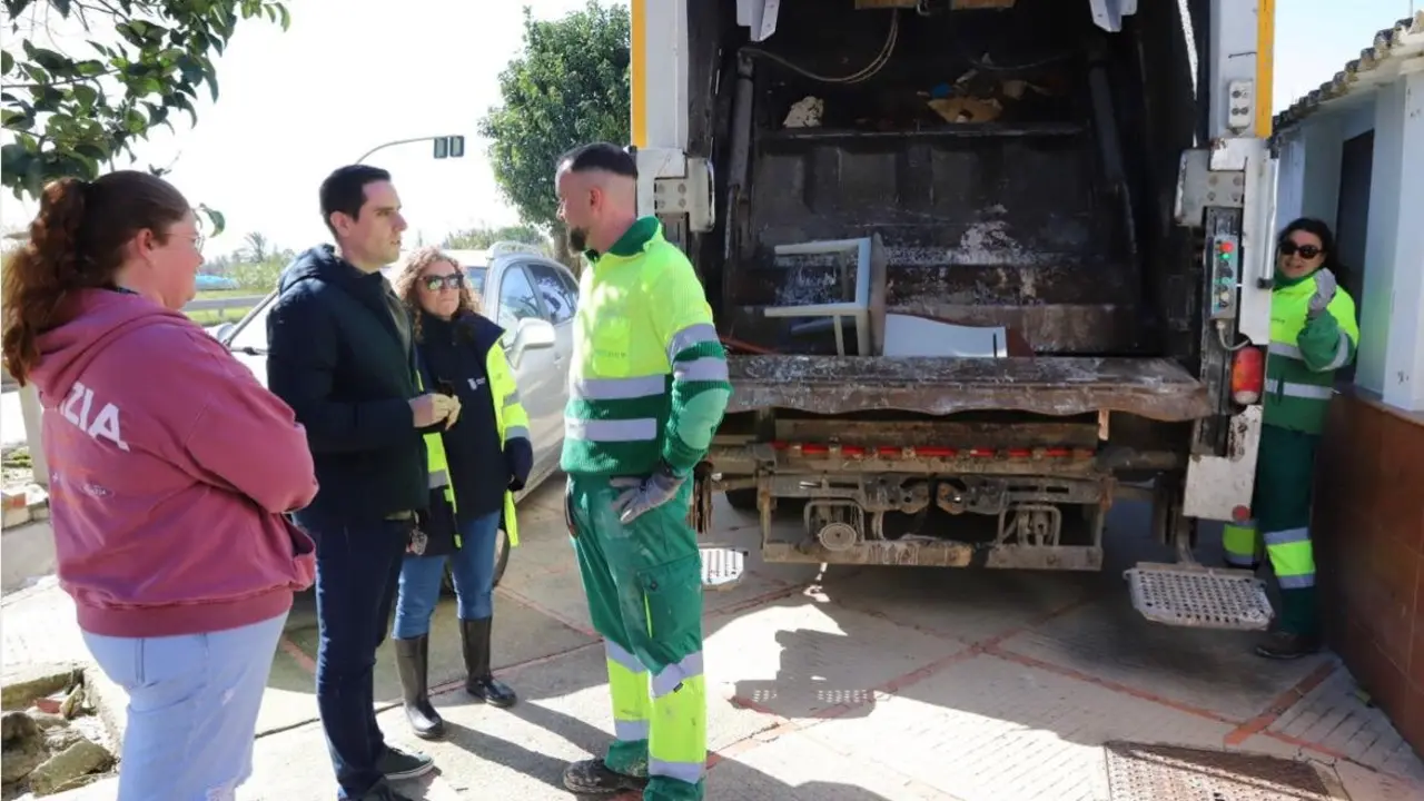  Espinar y S&aacute;nchez Toro en la visita a la zona rural. |  jerez.es 