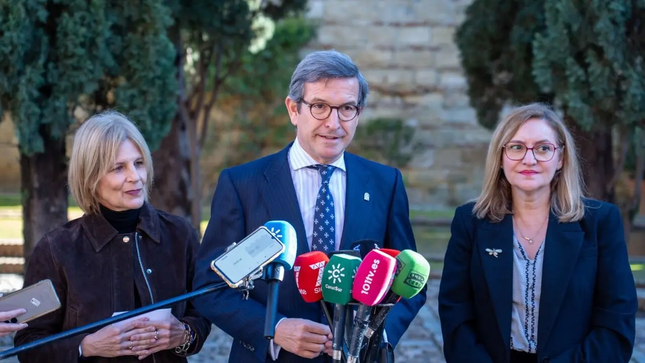  Jorge Paradela junto a la alcaldesa en El Alc&aacute;zar, |  Junta 