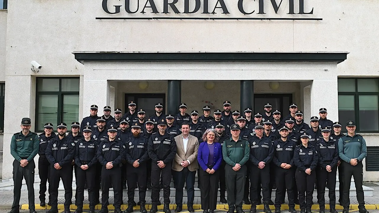  Los alumnos de la Escuela de Polic&iacute;a Local en la Comandancia de la Guardia Civil. | jerez.es 
