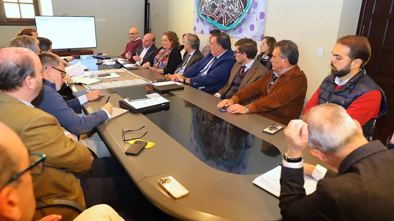  Bel&eacute;n de la Cuadra, en su encuentro con promotores inmobiliarios. | Viva Jerez. 