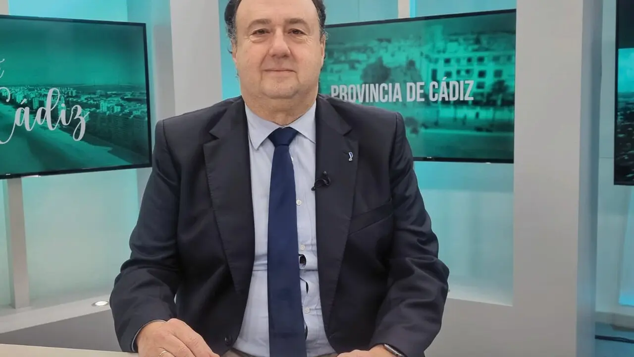  El rector de la UCA, Casimiro Mantell, en el plat&oacute; del programa 'Siente C&aacute;diz', de 7 TV. | Viva Jerez. 