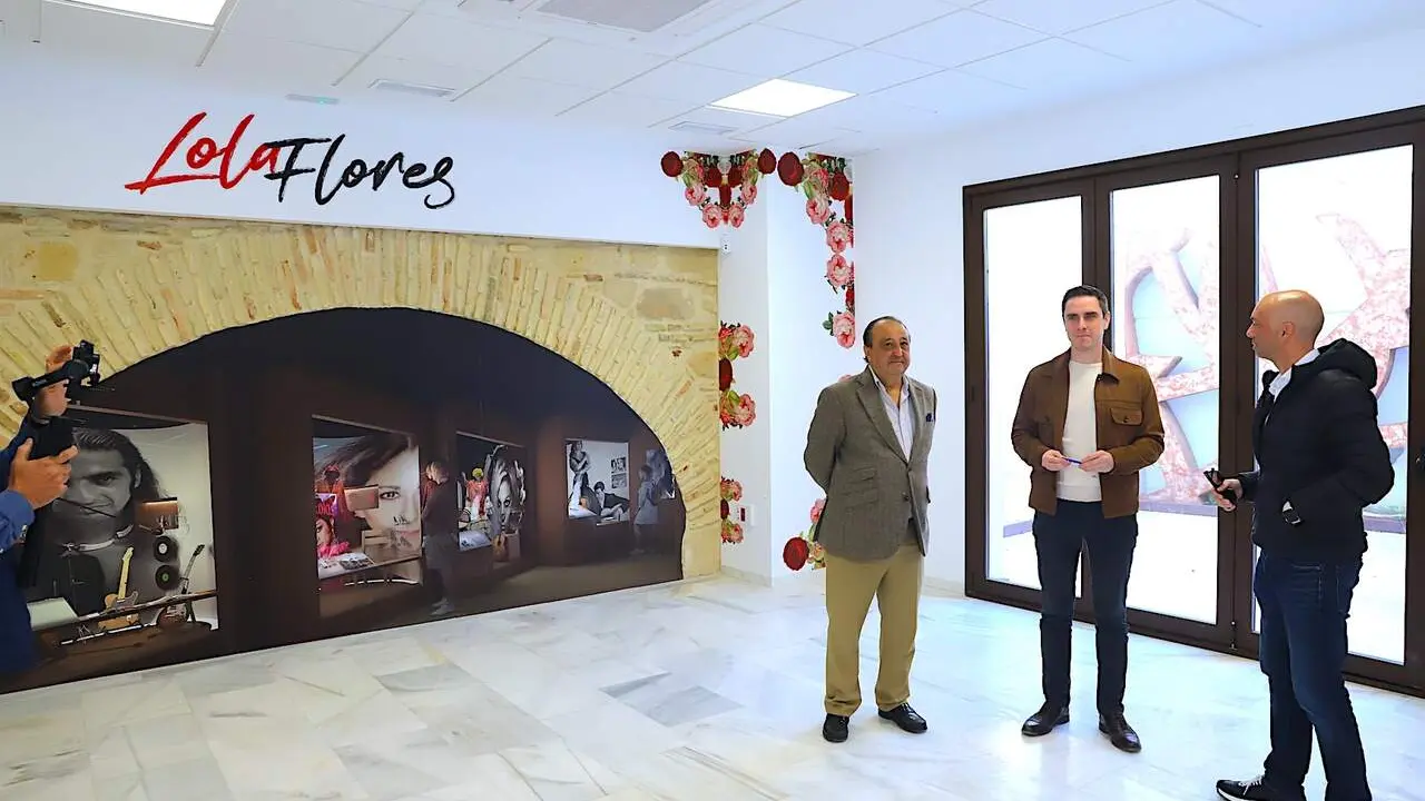  Jaime Espinar y Francisco Zurita, en su visita al futuro museo de la familia Flores. | Viva Jerez. 