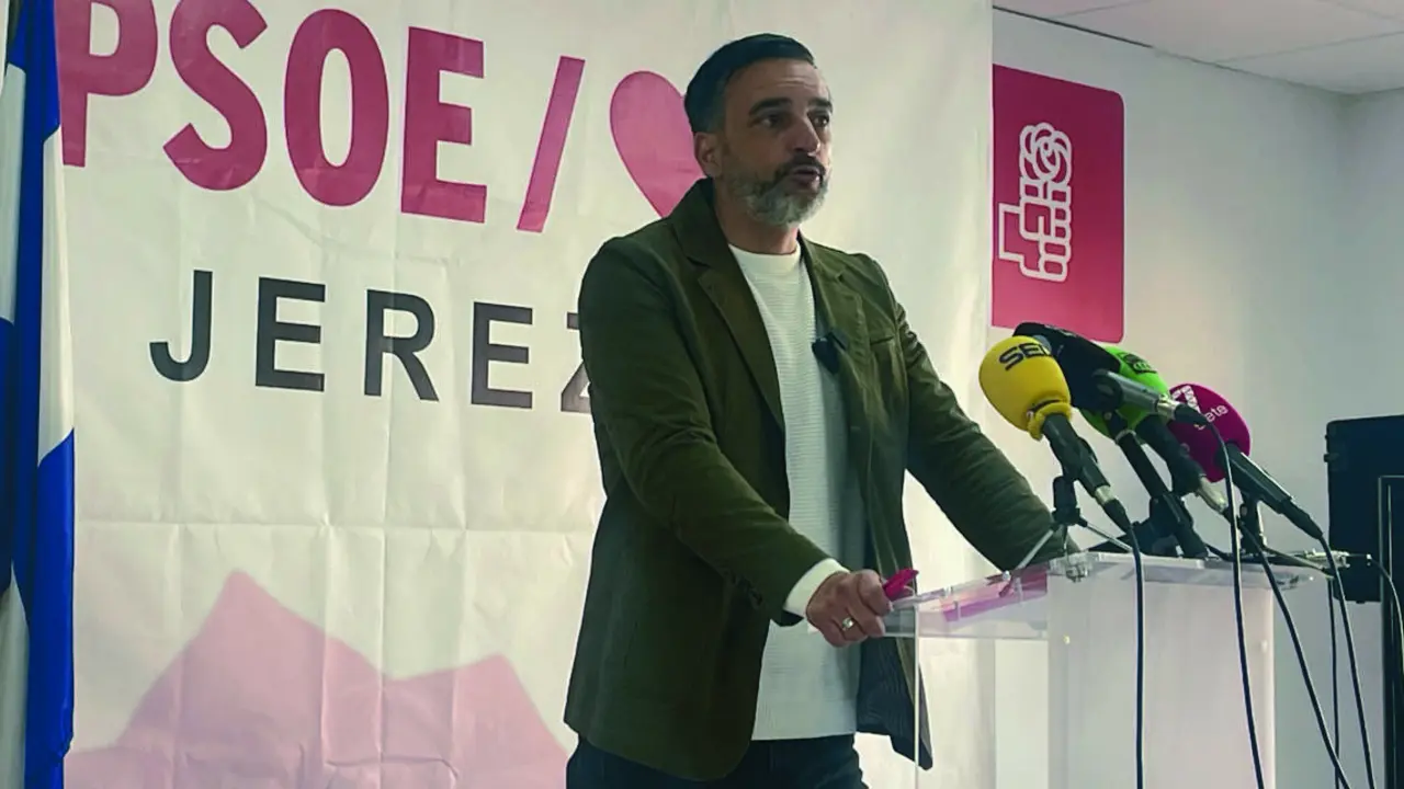  Jos&eacute; Antonio D&iacute;az durante su comparecencia de ayer en la sede del PSOE. | Jim&eacute;nez 