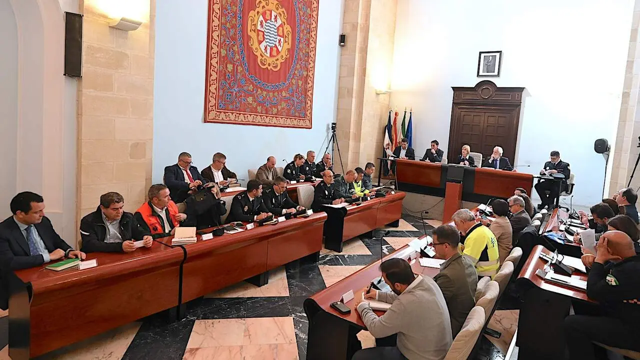  La alcaldesa, Mar&iacute;a Jos&eacute; Garc&iacute;a-Pelayo, ha presidido hoy la Junta Local de Seguridad previa a la Semana Santa. | Viva Jerez. 
