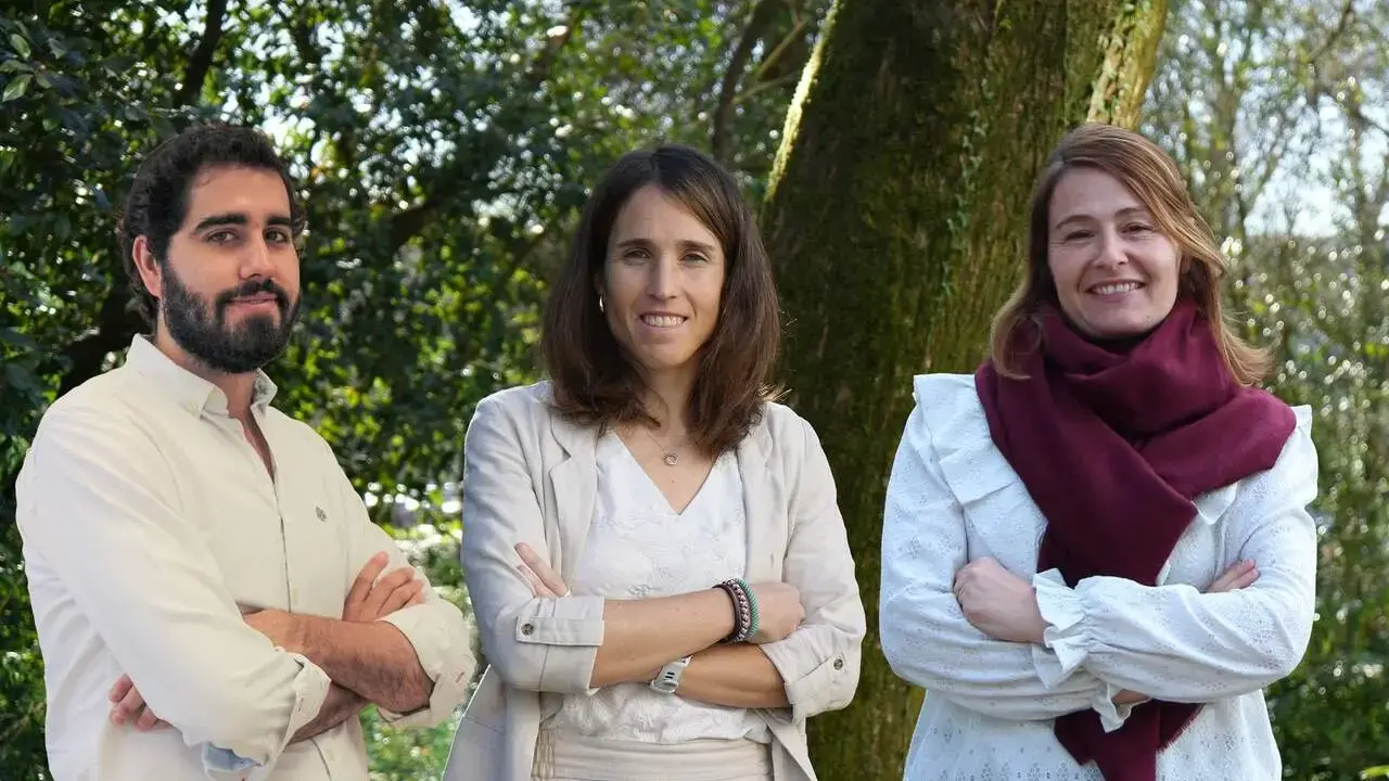 Fernando Mar&iacute;a de Villar Rosety, Leire Labaka y Josune Hernantes, participantes en el proyecto. | Europa Press.