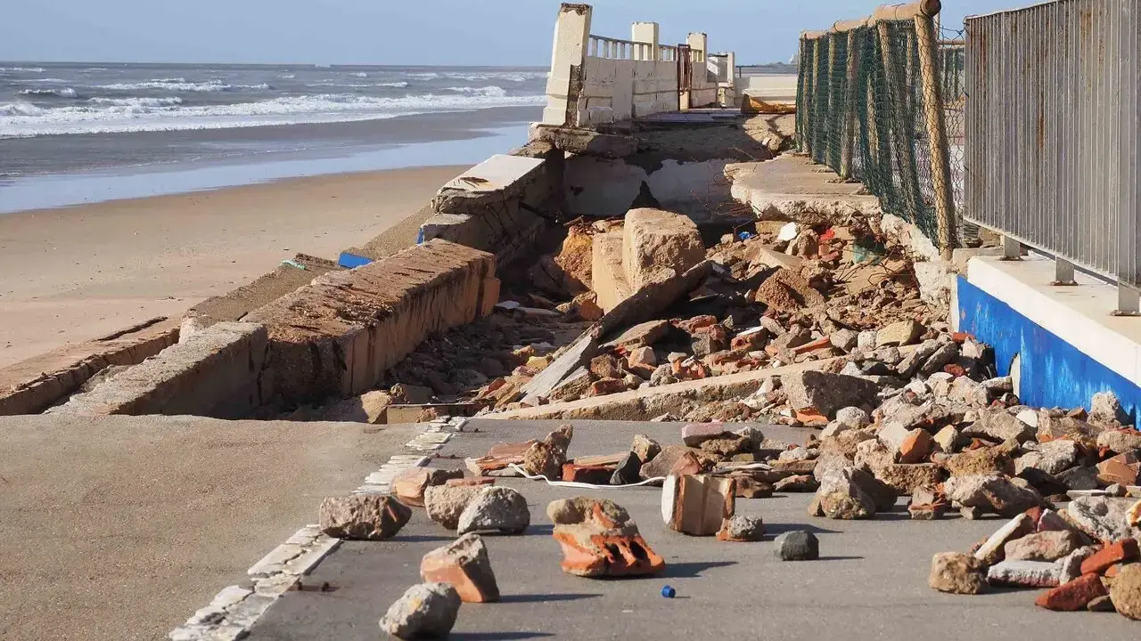 Destrozos temporal en Isla Cristina. | Ayto. Isla Cristina.