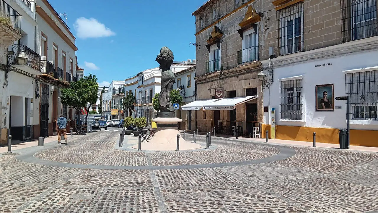  La Cruz Vieja es uno de los espacios del centro hist&oacute;rico en el que pretende intervenir el Ayuntamiento. | F.C.A. 