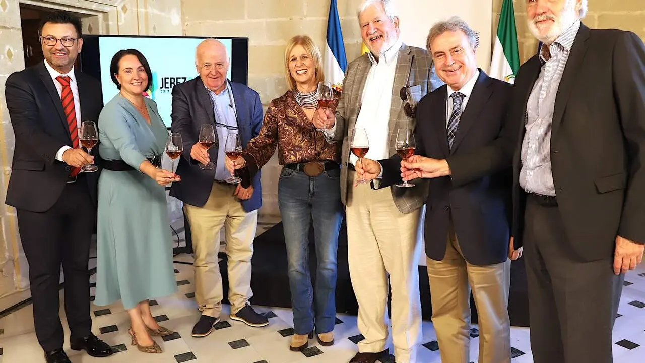  La alcaldesa, Mar&iacute;a Jos&eacute; Garc&iacute;a-Pelayo, celebrando la capitalidad gastron&oacute;mica de Jerez. | Viva Jerez. 