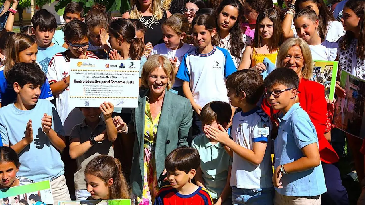  La alcaldesa con los alumnos de El Cuco | Jerez.es 