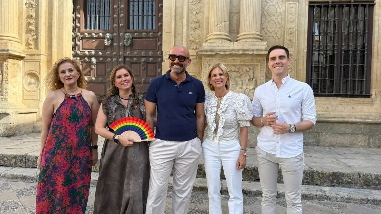 Jaime de los Santos y Pelayo durante su visita a Jerez. |  PP 