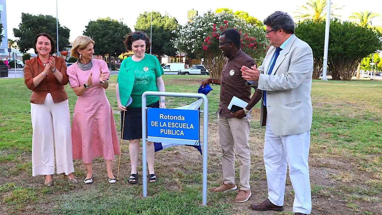  Inauguraci&oacute;n de la rotonda dedicada a la Escuela P&uacute;blica. |  jerez.es 