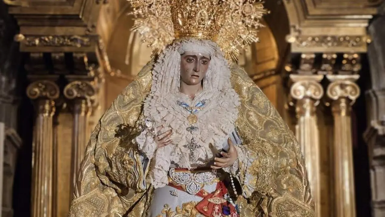  La Esperanza de la Yedra, preparada para salir a la calle. | Hermandad de la Yedra. 