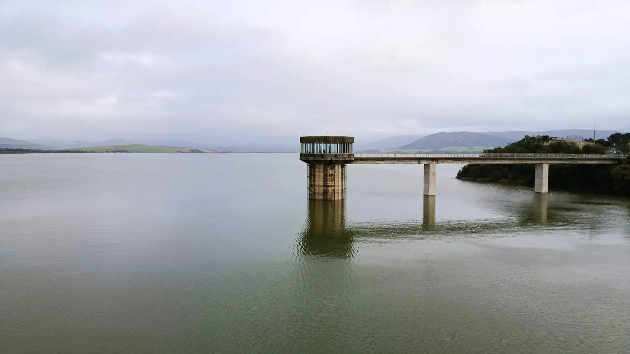  En la imagen, el pantano de Guadalcac&iacute;n, que est&aacute; casi al 95 por ciento./ MAC&Iacute;AS. 