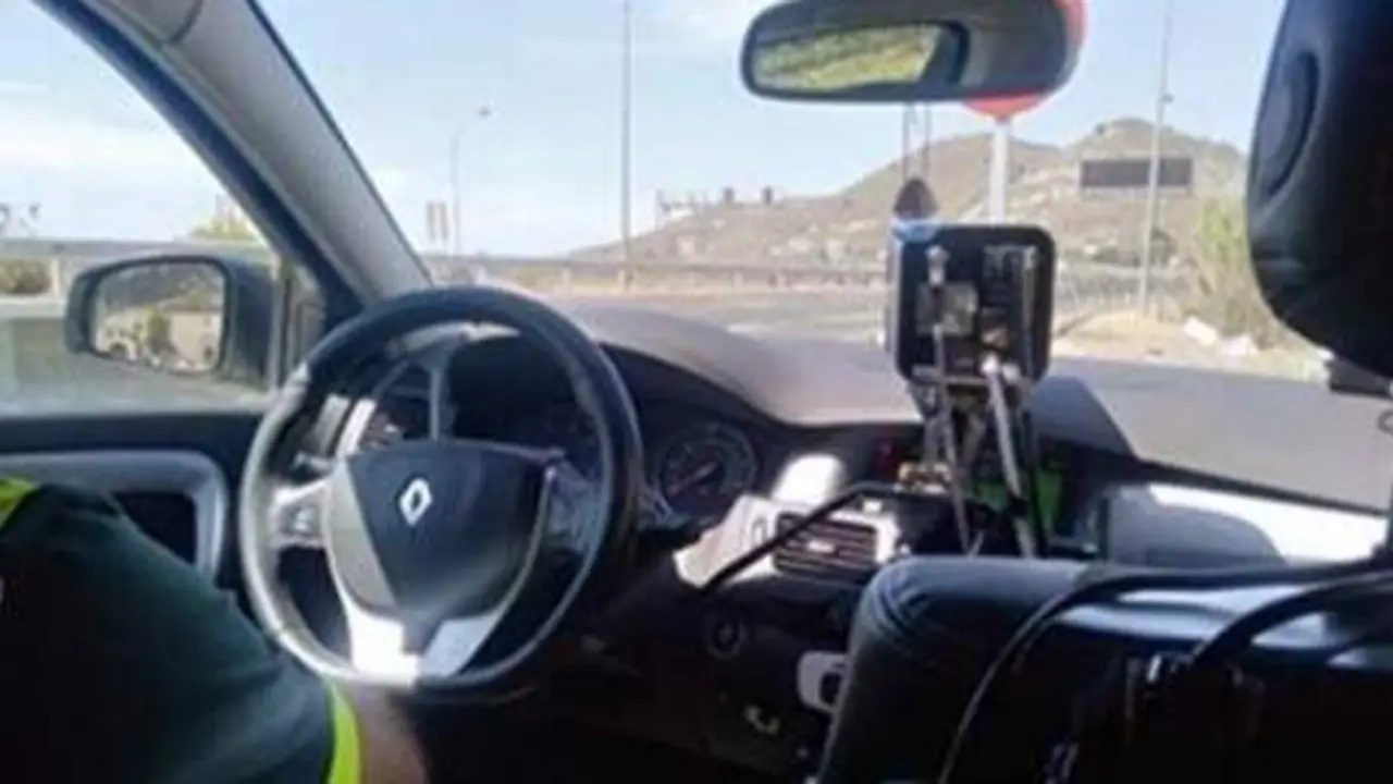 Interior de un coche de la Guardia Civil | Viva 