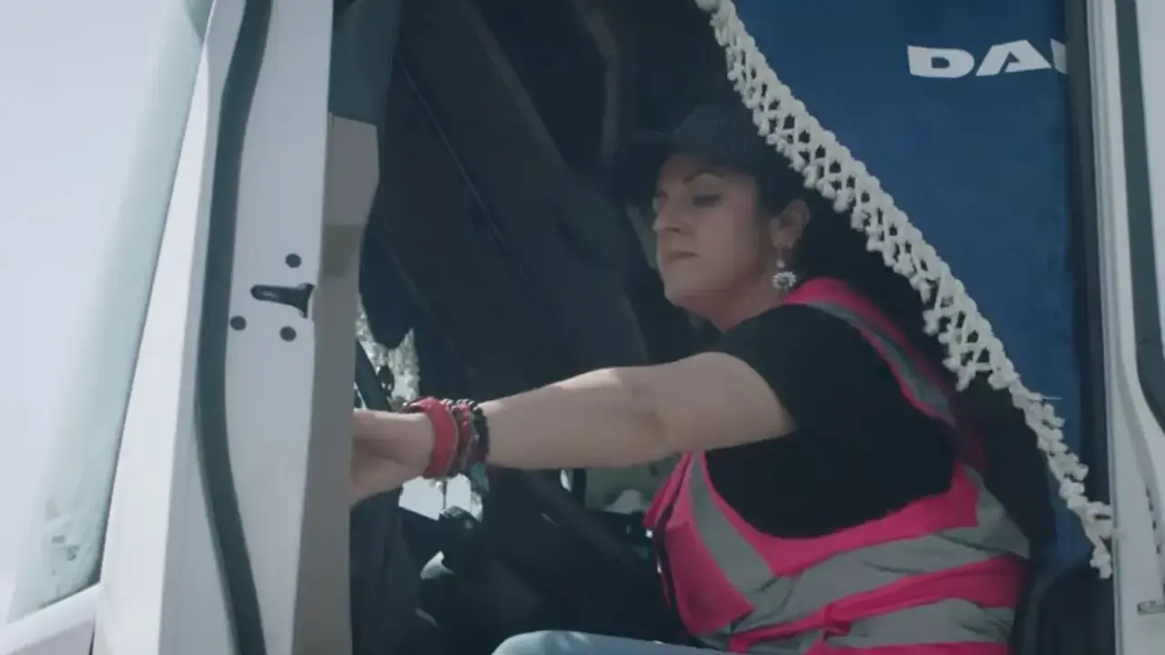 Mar&iacute;a Dolores Jim&eacute;nez, camionera andaluza. | Midas Espa&ntilde;a