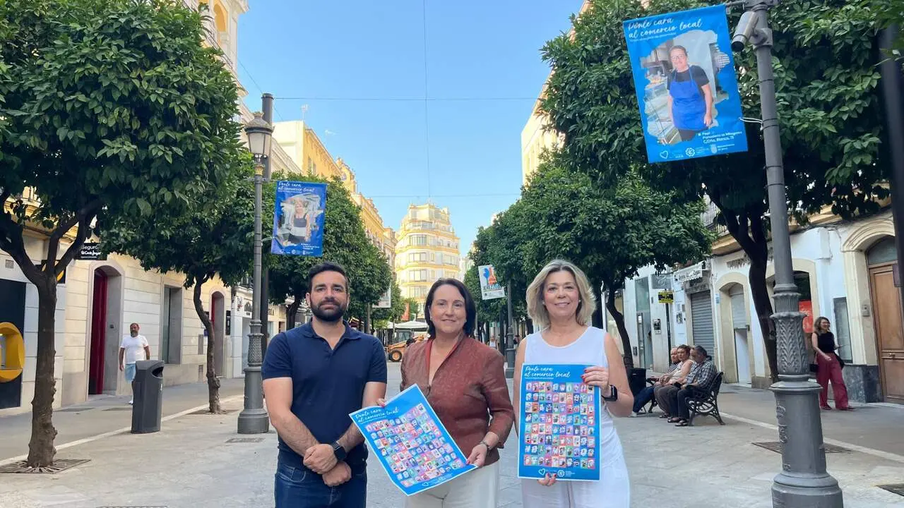  La presidenta de Acoje y la delegada de Comercio, Nela Garc&iacute;a, presentando la campa&ntilde;a. |  jerez.es 