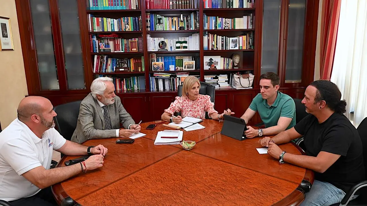  Reuni&oacute;n de la alcaldesa con Teletaxi. | jerez.es 