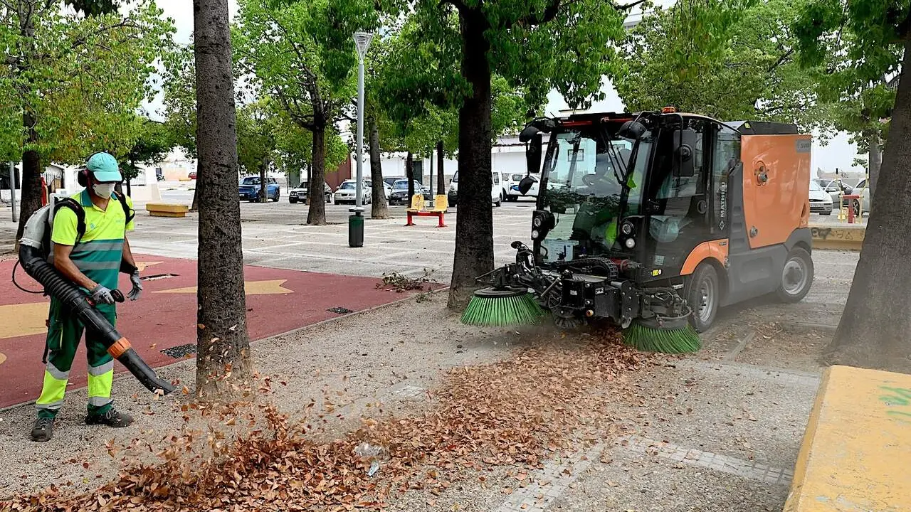  La nueva barredora incorporada al servicio de limpieza. | jerez.es 