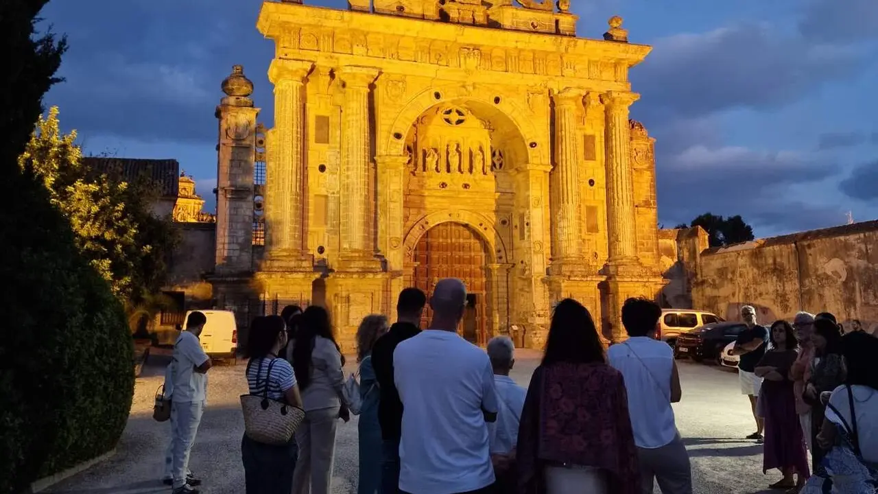  Primera visita nocturna a la Cartuja de Jerez. | Viva Jerez. 