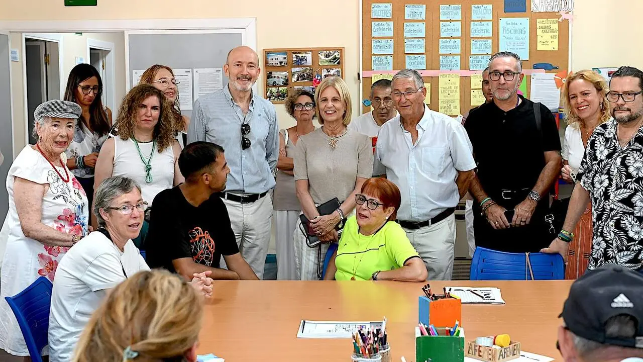  La alcaldesa de Jerez en su visita a la sede de Afemen. | jerez.es 