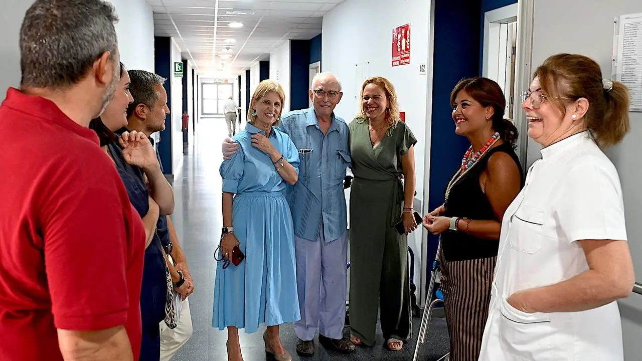  Mar&iacute;a Jos&eacute; Garc&iacute;a-Pelayo, en su visita al centro de acogida San Jos&eacute;. | Viva Jerez. 