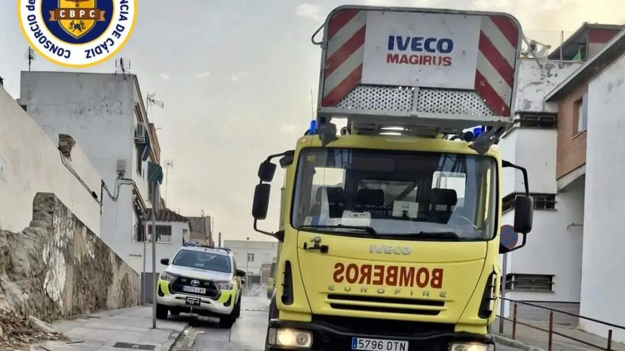  Bomberos, en Vista Alegre. | Consorcio de Bomberos de C&aacute;diz. 