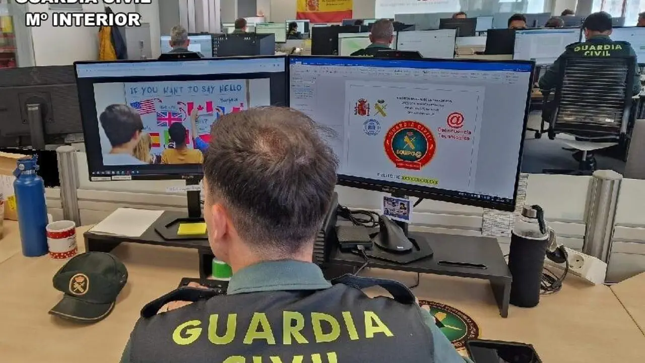  Un agente del equipo de CiberComandancia de la Guardia Civil. |  Guardia Civil 
