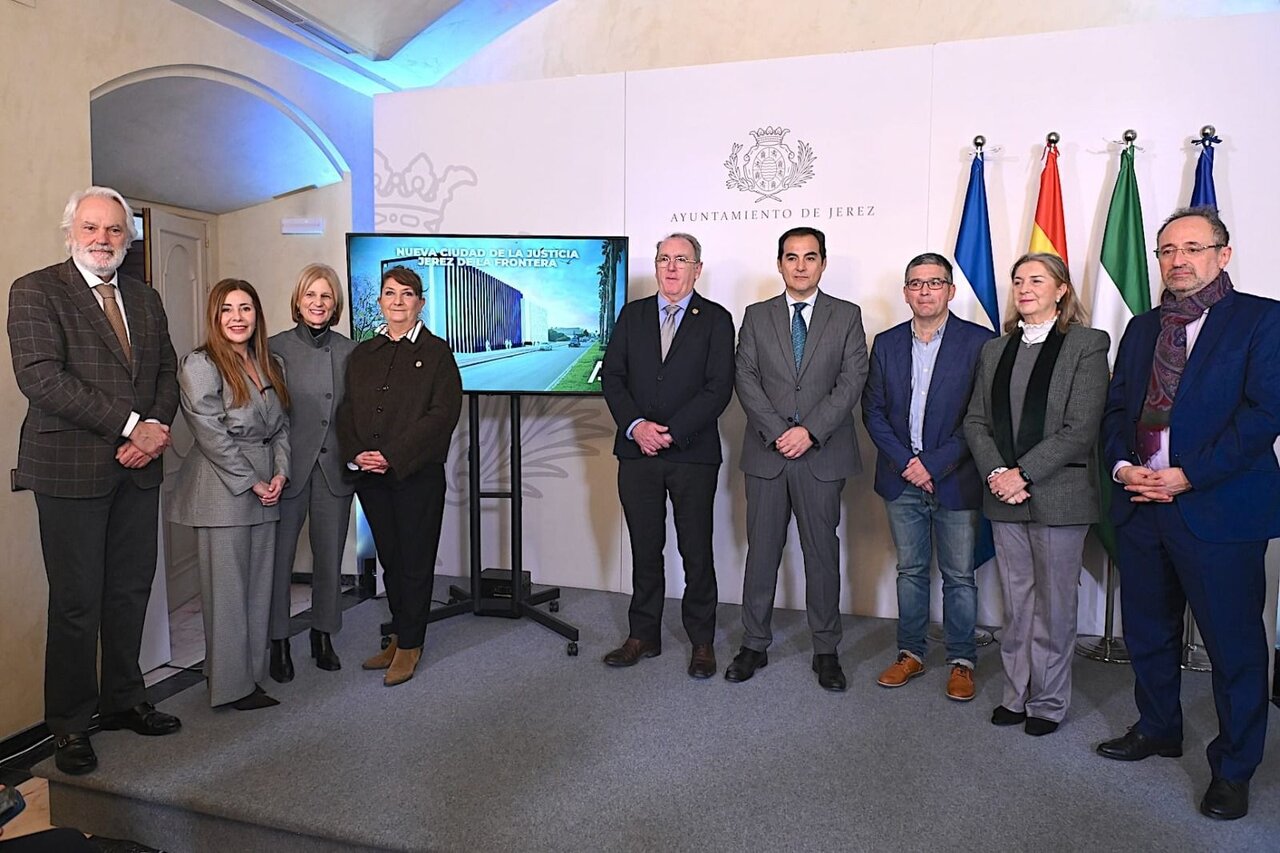 El consejero de Justicia en Jerez presentando el proyecto de la Ciudad de la Justicia. |   Junta