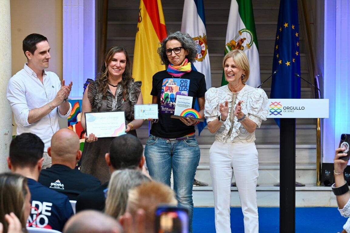 Entrega del reconocimiento a Jerelesgay por sus 25 años | Jerez.es