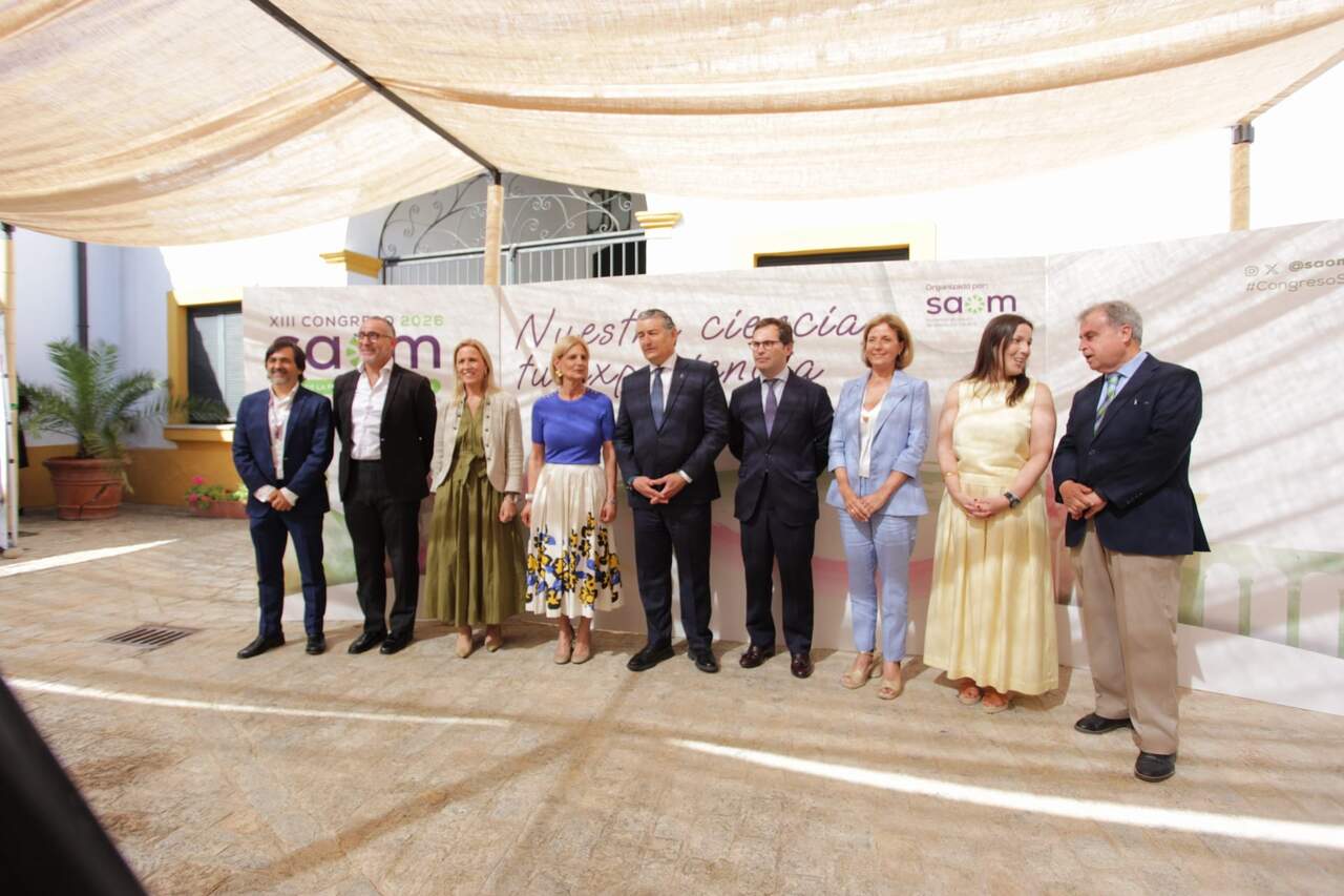 El consejero de Sanidad y la alcaldesa en la inauguración del Congreso | Viva