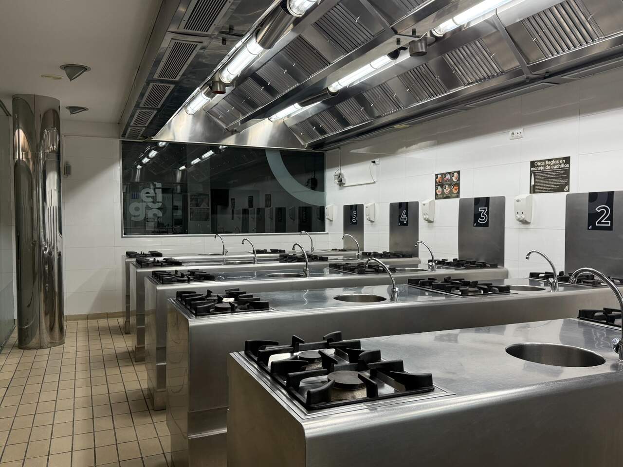 Las cocinas profesionales donde se desarrollan las prácticas.